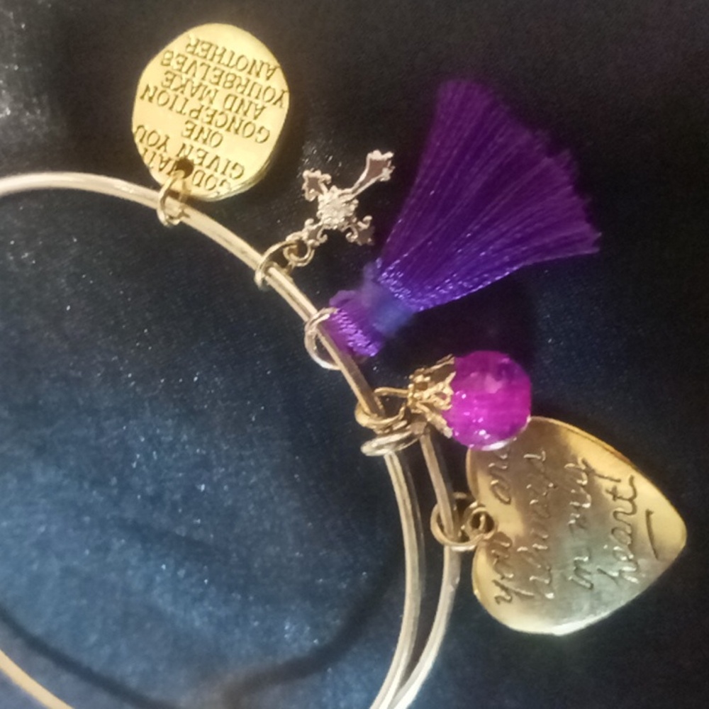 Inspirational bangle bracelet you are always in my heart. Foil beaded gold tone